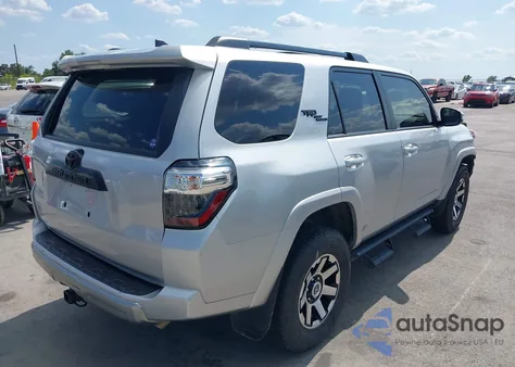 2021 Toyota 4Runner Trd Off Road Premium z USA, uszkodzony, nr VIN JTERU5JR1M5945050